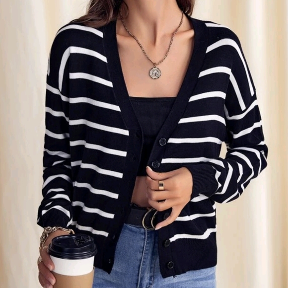 Cardigan - Picture 1 of 4